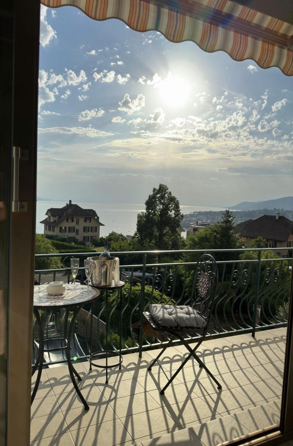 Villa Montreux Exterior photo